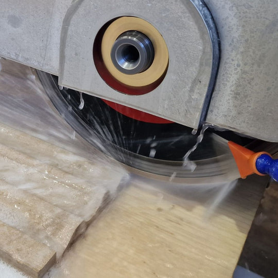 STONECUT 5-AXIS MONOBLOCK CUTTING MACHINE