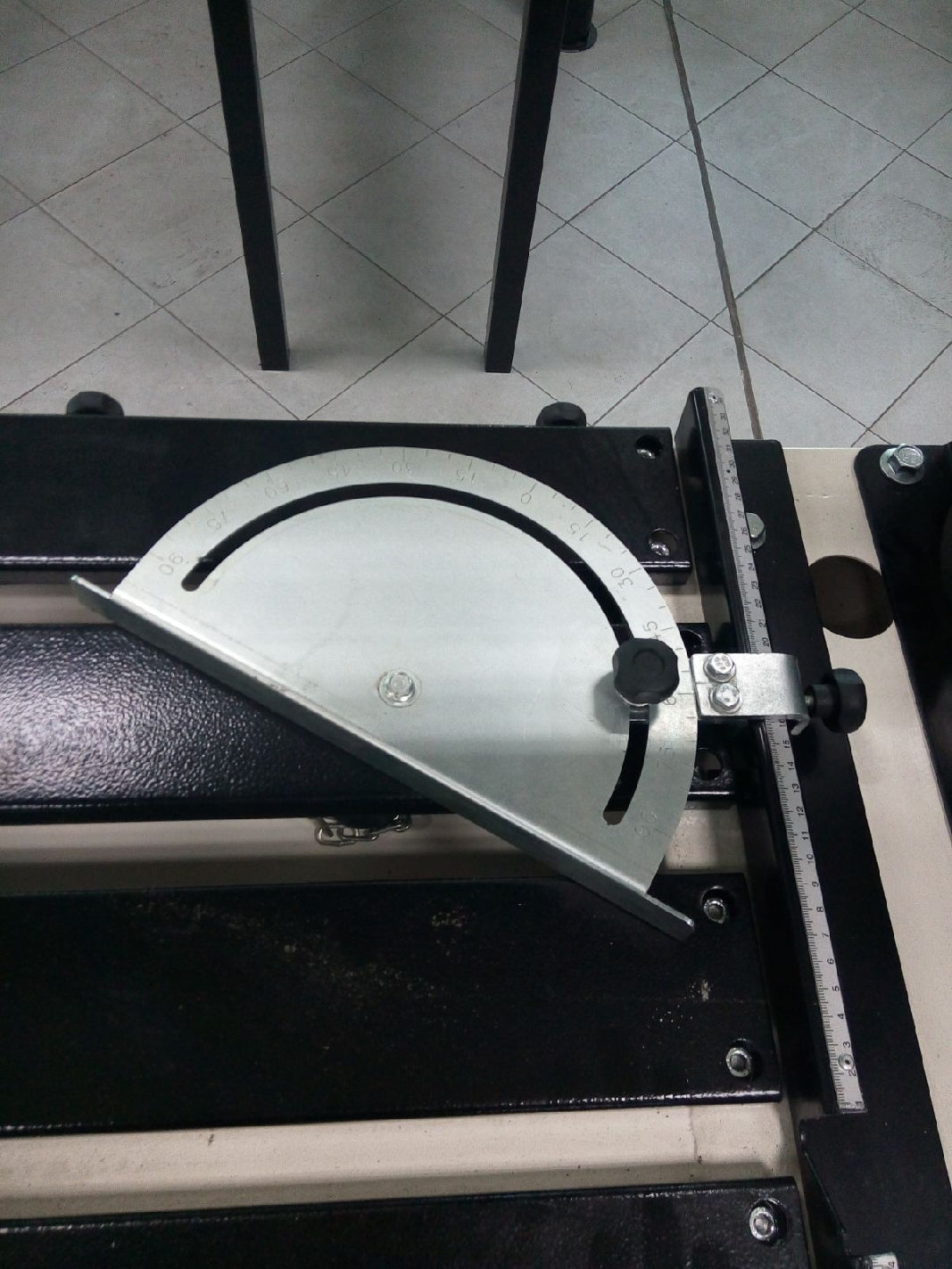 Cortadora a Puente Fijo con Avance Manual AFR-C